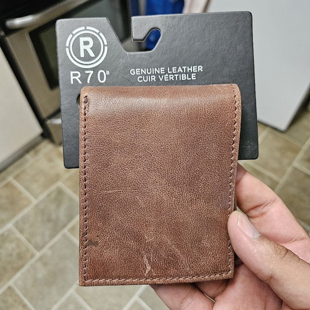 R70 Mens Genuine Leather Bifold Wallet - Brown